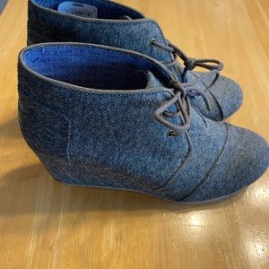 Toms wedge booties
